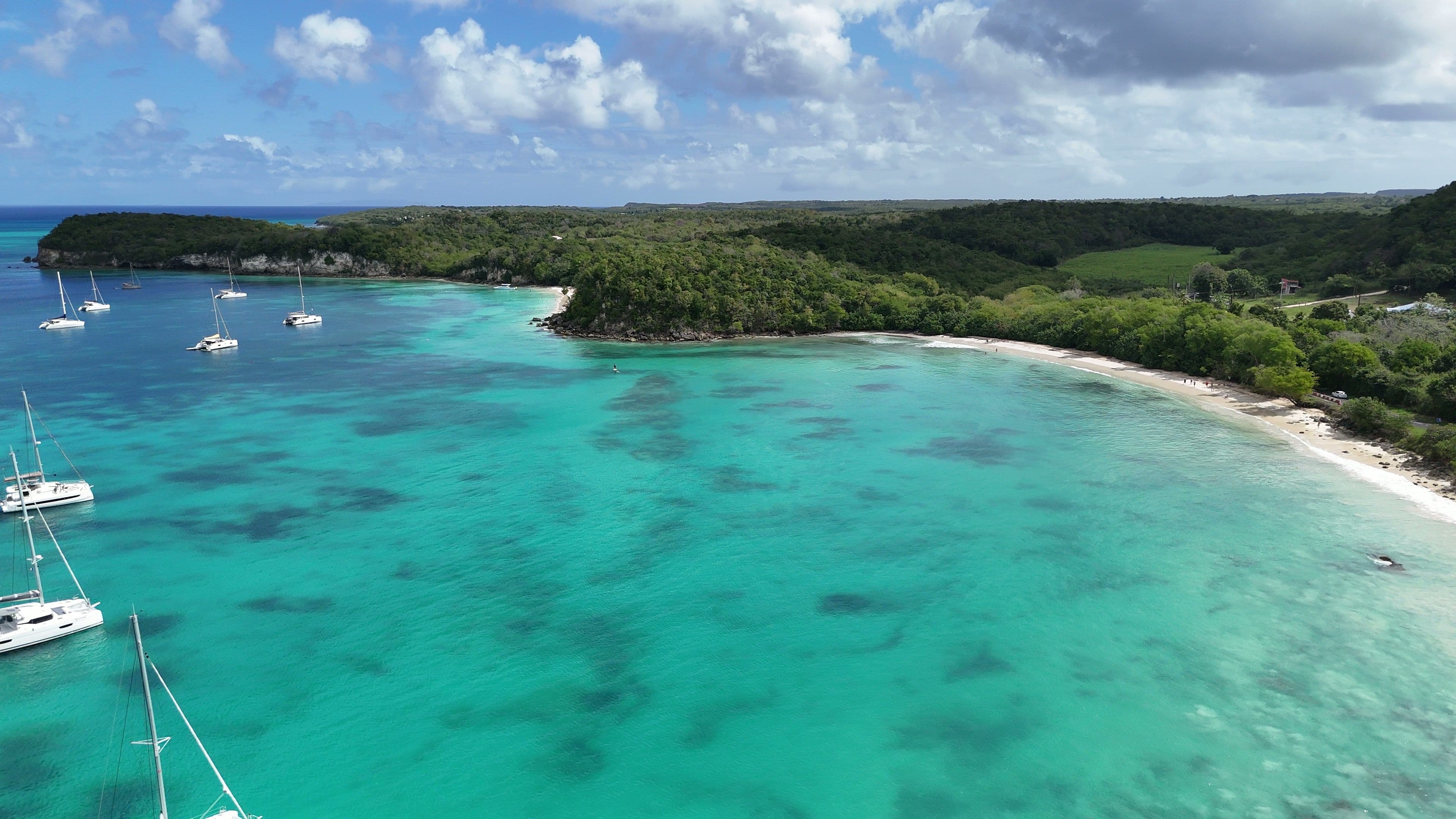Le lagon vert émeraude de Petite-Terre, en Guadeloupe