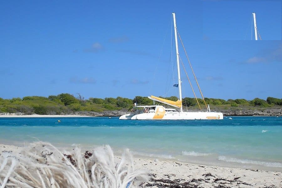 Petite-Terre en catamaran