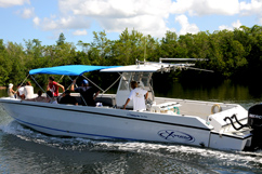 Bateau sur rivière salée