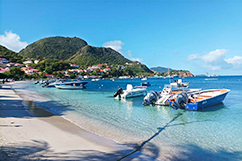 plage et bateau les saintes