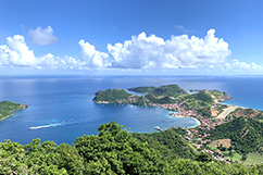 vue sur terre-de-haut excursion les saintes