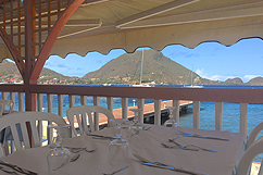 Table repas sur la baie des saintes