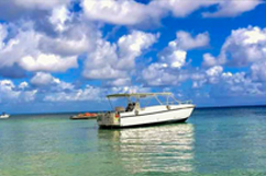 Excursion en petit comité à Marie-Galante en bateau moteur