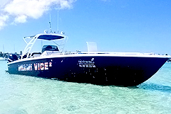Bateau Miami Vice - Petite Terre